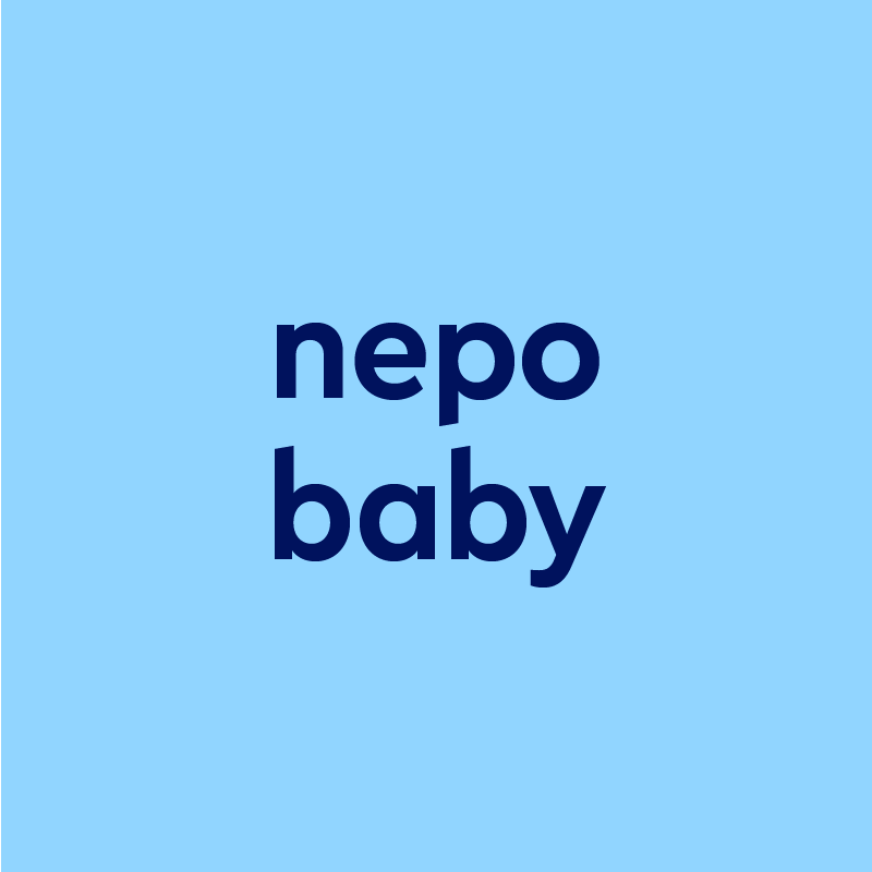 深蓝色的文本“nepo宝贝”在蓝色背景